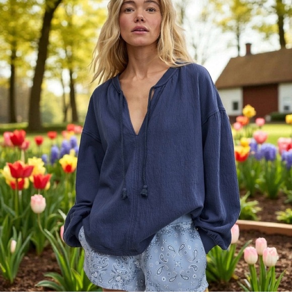 aerie Tops - Aerie sweatshirt. Easy street pullover.   New.   Xl. Blue